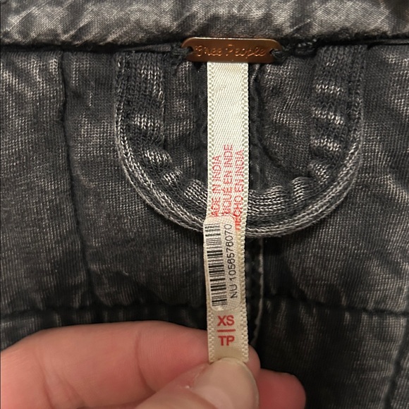 Free People Women’s Charcoal Quilted Puffer Jacket - Picture 2 of 2